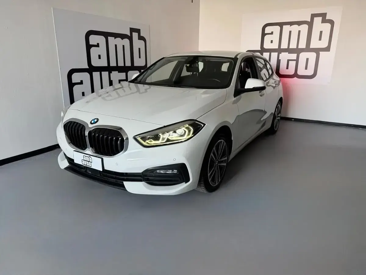 Usata BMW 116 M Sport 116 CV (85 kW) 2021 Bianco Utilitaria