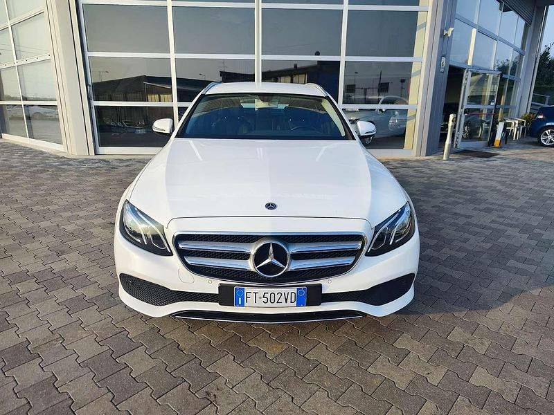Usata Mercedes E220 Business 194 CV (142 kW) 2018 Bianco Station wagon