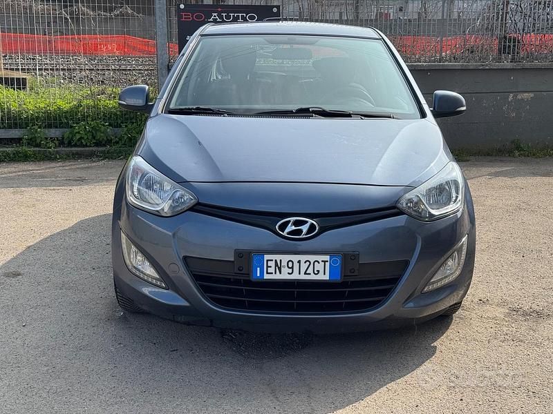 Usata Hyundai i20 Classic 77 CV (56 kW) 2012 Blu Utilitaria
