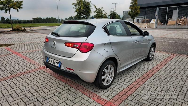 Usata Alfa Romeo Giulietta 2011 Grigio Berlina