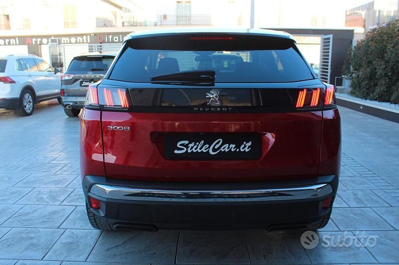 Usata Peugeot 3008 Allure 131 CV (96 kW) 2022 Rosso ultimate tetto nero SUV