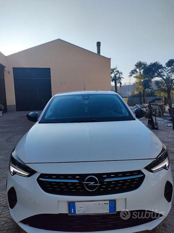 Begagnad Opel Corsa-e 56 kW (77 HK) 2022 Vit Halvkombi