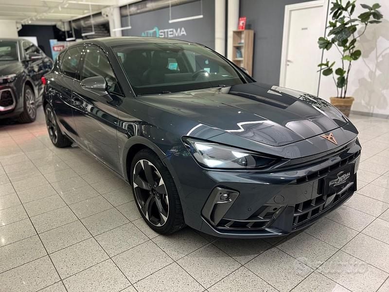 Usata Cupra Leon 150 CV (110 kW) 2025 Magnetic gray Berlina