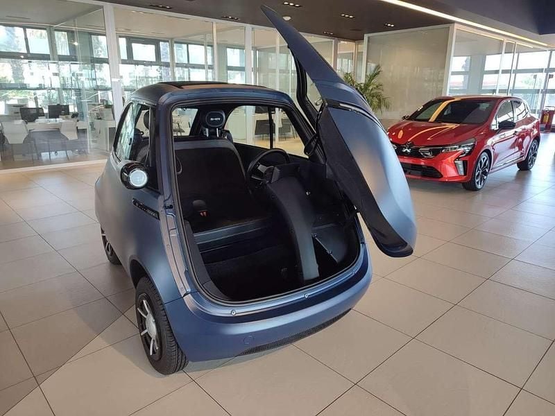 Nuova Micro Microlino 13 kW (18 CV) 2025 Barcellona blu matt Utilitaria