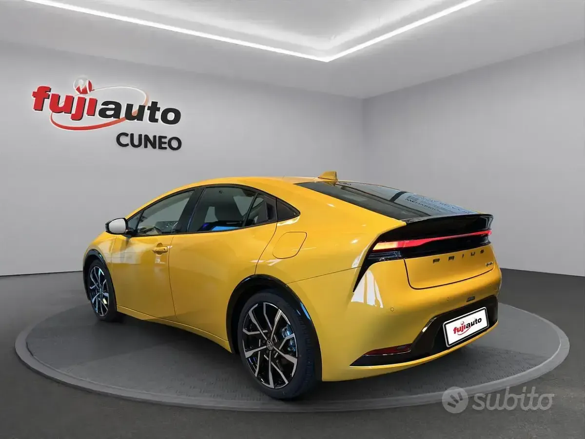 Usata Toyota Prius Lounge 223 CV (164 kW) 2025 Giallo Utilitaria