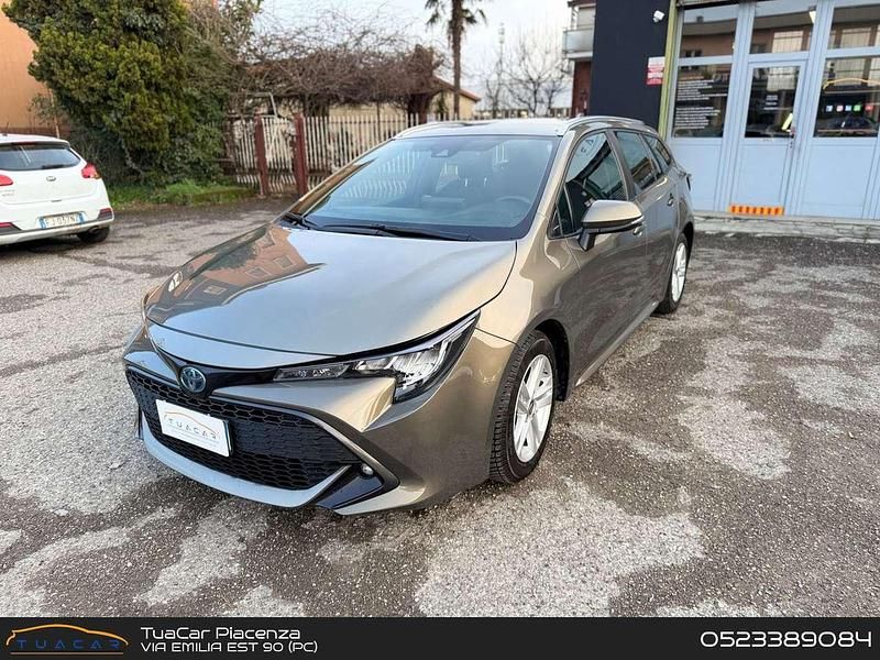 Usata Toyota Corolla Active 122 CV (89 kW) 2021 Marrone Berlina