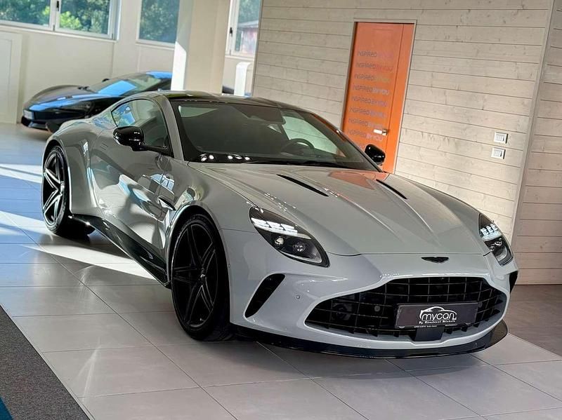 Usata Aston Martin Vantage 665 CV (489 kW) 2024 Apex grey Coupé