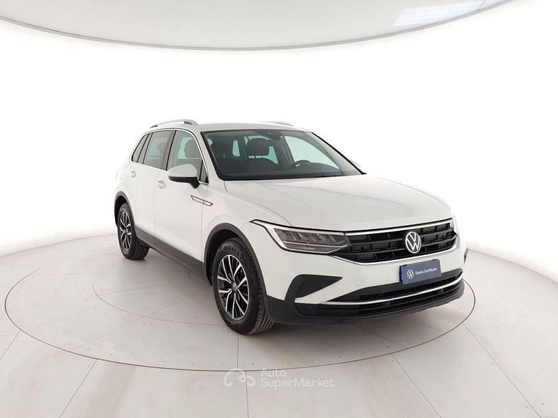 Usata VW Tiguan Life 131 CV (96 kW) 2021 Bianco SUV