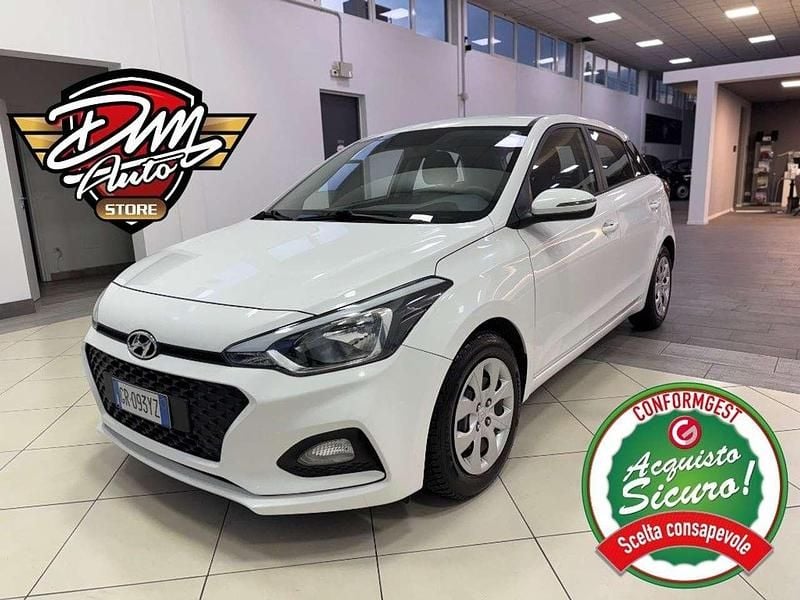 Usata Hyundai i20 75 CV (55 kW) 2019 Bianco Berlina