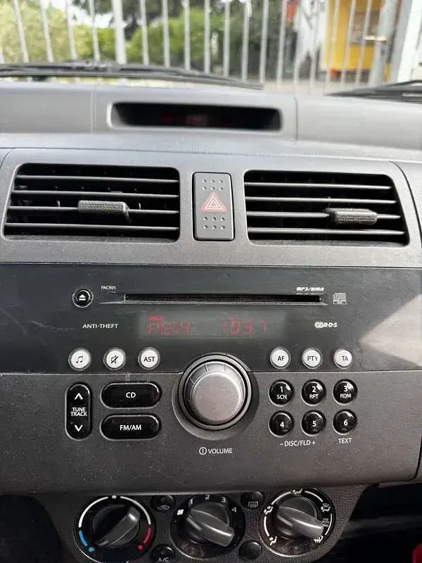 Usata Suzuki Swift GL 69 CV (50 kW) 2007 Grigio Utilitaria