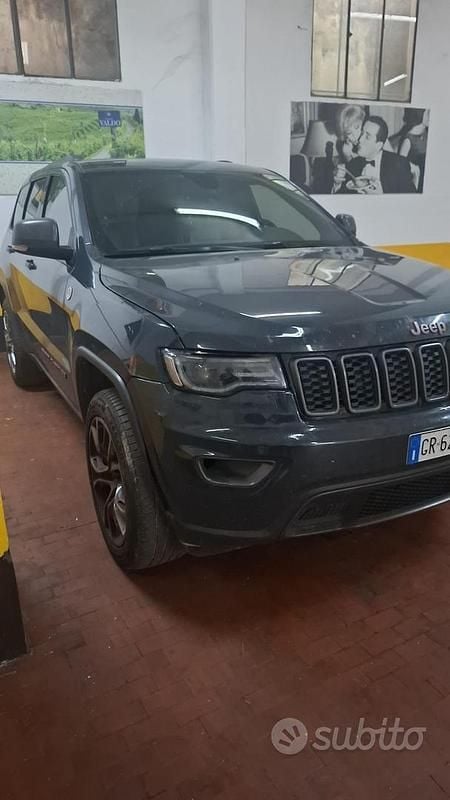 Grigio Usata 2017 Jeep Grand Cherokee SUV | 18.000 € (Ottimo prezzo) - Immagine 1/4