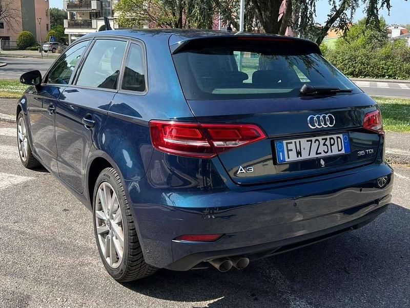 Usata Audi A3 Business 150 CV (110 kW) 2019 Blu/azzurro Berlina