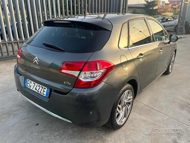 Usado Citroën C4 Exclusive 111 CV (81 kW) 2011 Gris Berlina