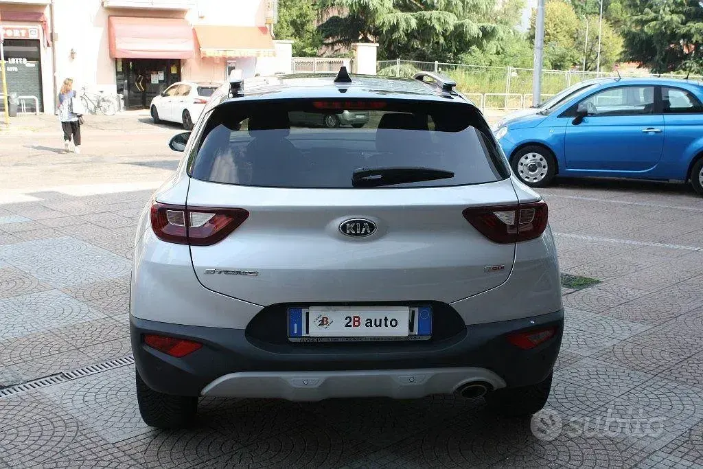 Usata Kia Stonic Style 120 CV (88 kW) 2019 Grigio SUV