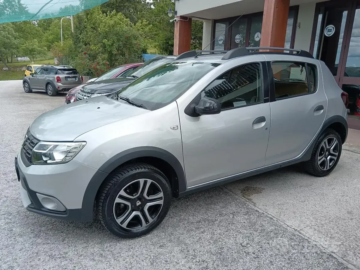 Usata Dacia Sandero Stepway 90 CV (66 kW) 2018 Grigio Berlina