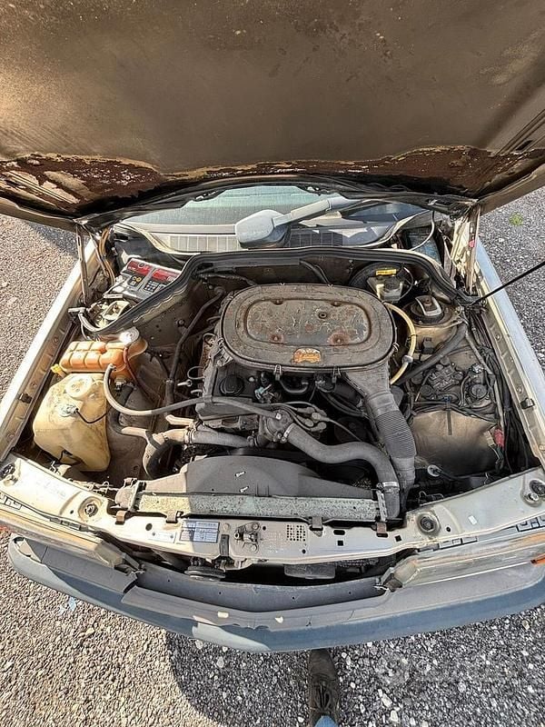 Usata Mercedes 190 109 CV (80 kW) 1991 Grigio Berlina