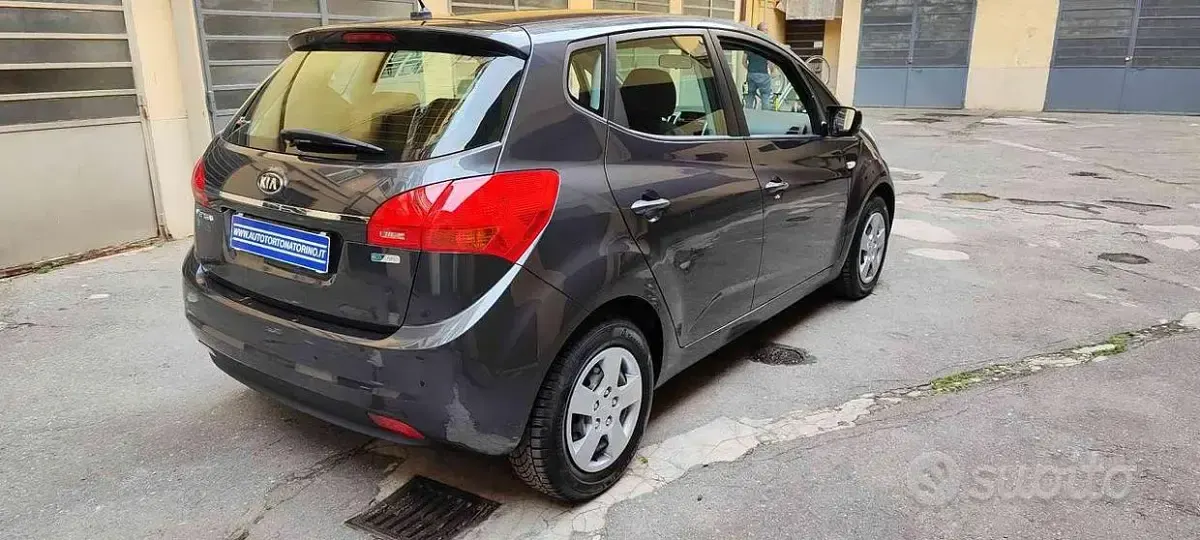 Usata Kia Venga Active 90 CV (66 kW) 2019 Grigio Utilitaria