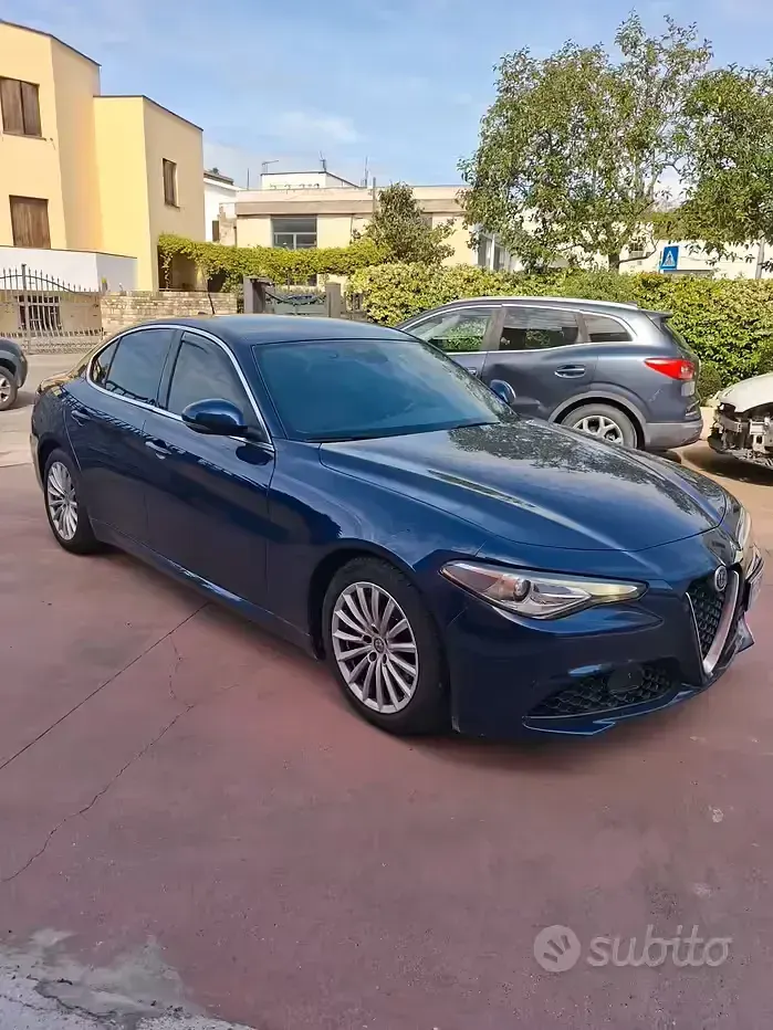 Usata Alfa Romeo Giulia 150 CV (110 kW) 2017 Blu Berlina
