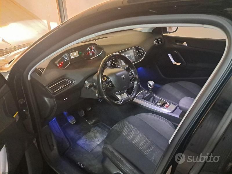 Usata Peugeot 308 Allure 116 CV (85 kW) 2015 Nero Berlina