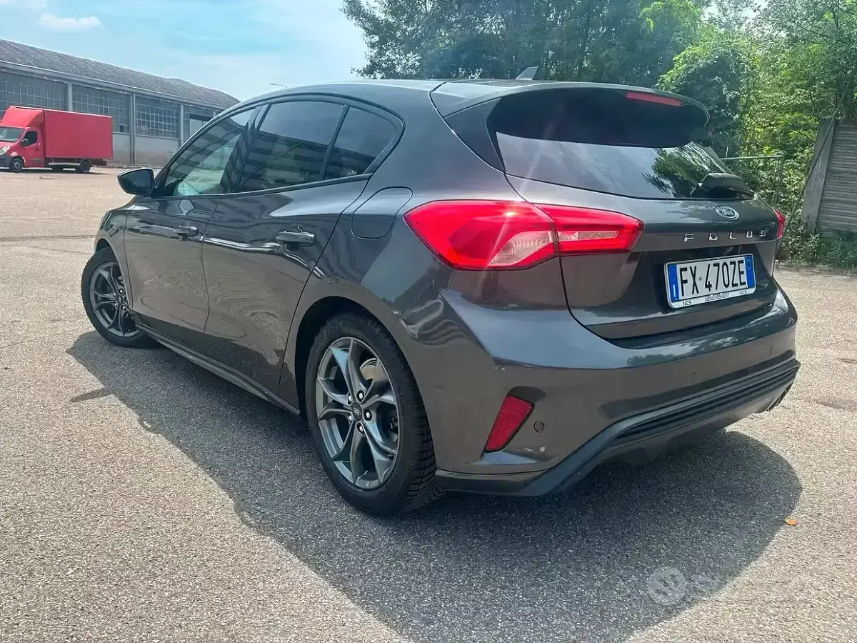 Usata Ford Focus ST-Line 125 CV (91 kW) 2019 Grigio Berlina