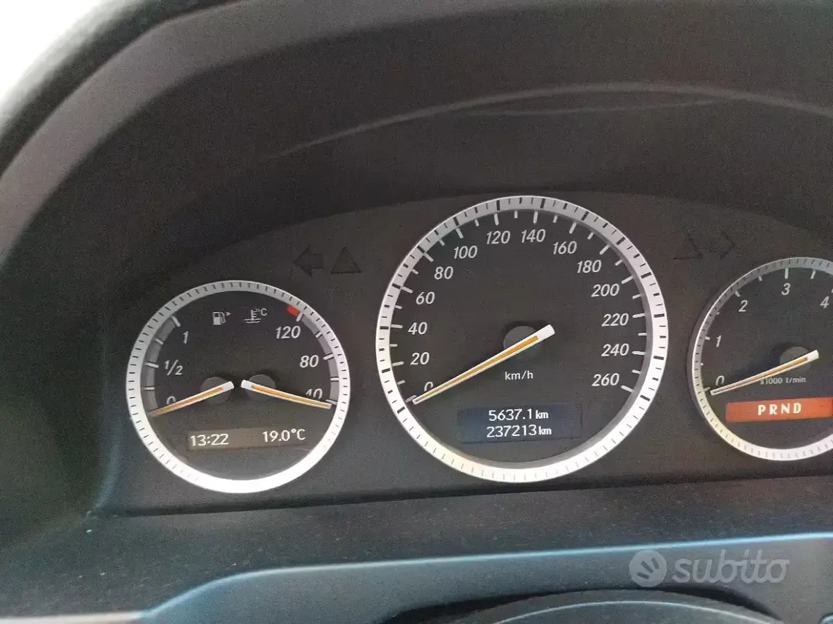 Usata Mercedes 220 170 CV (125 kW) 2007 Grigio Berlina