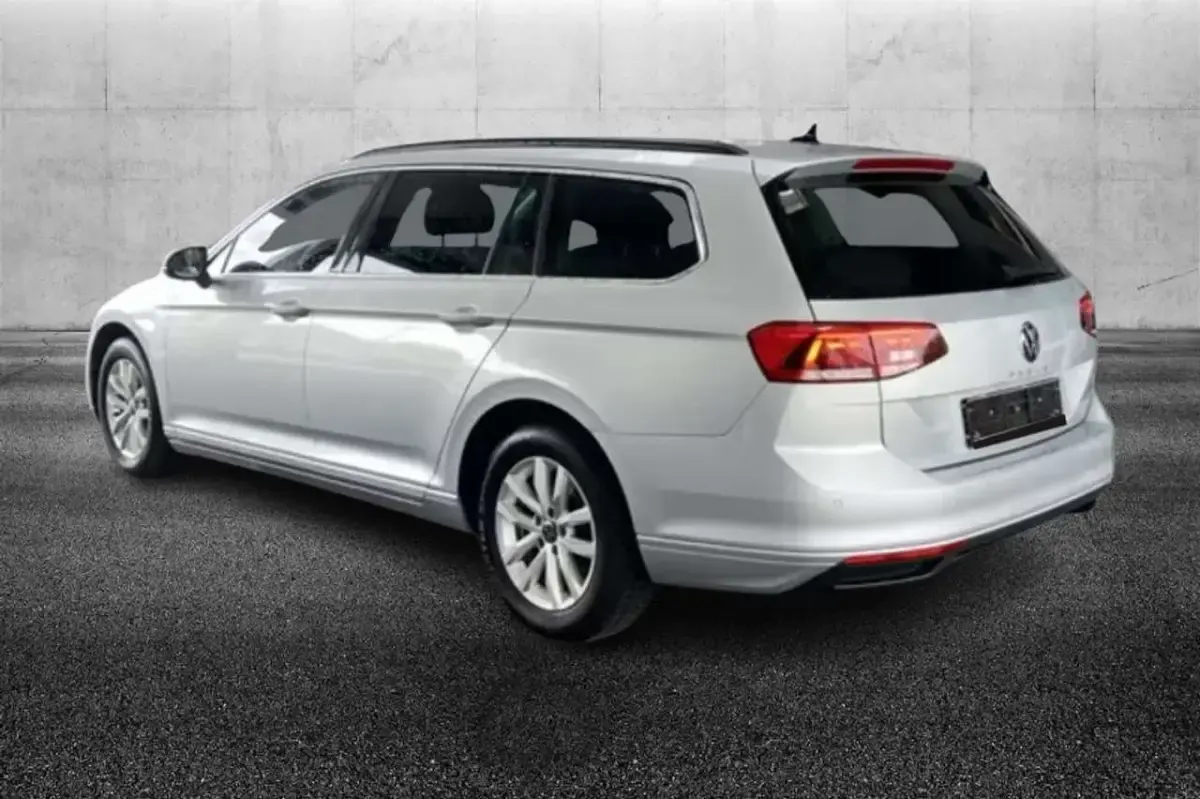 Usata VW Passat Business 122 CV (89 kW) 2023 Argento Station wagon