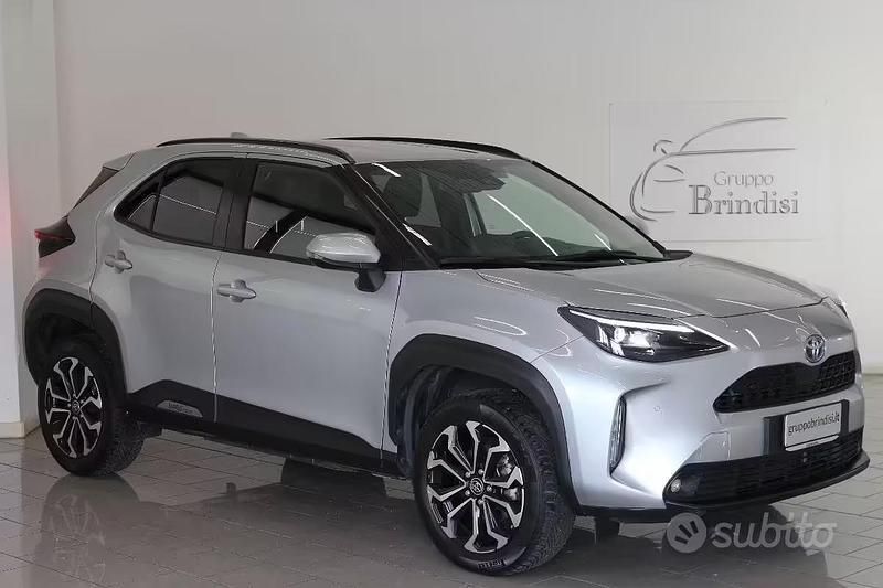 Usata Toyota Yaris Cross Trend 116 CV (85 kW) 2022 Grigio SUV
