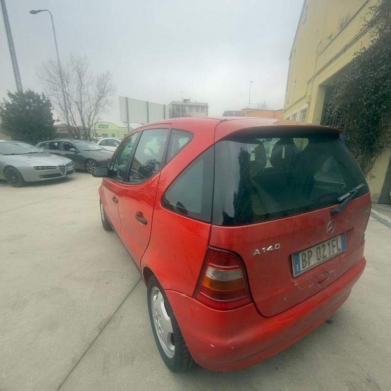 Usata Mercedes A140 Classic 82 CV (60 kW) 2000 Rosso Berlina