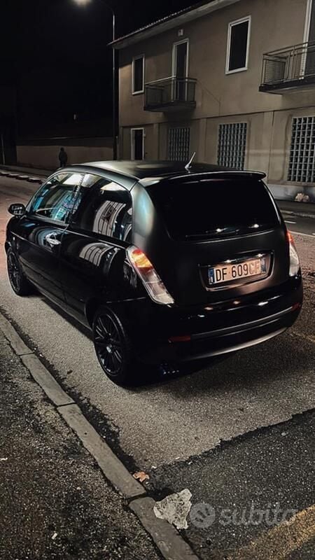 Usata Lancia Ypsilon 69 CV (50 kW) 2006 Nero Utilitaria