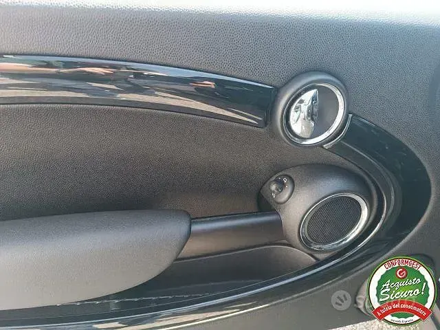 Usata Mini Cooper Cabriolet 122 CV (89 kW) 2015 Nero Cabrio