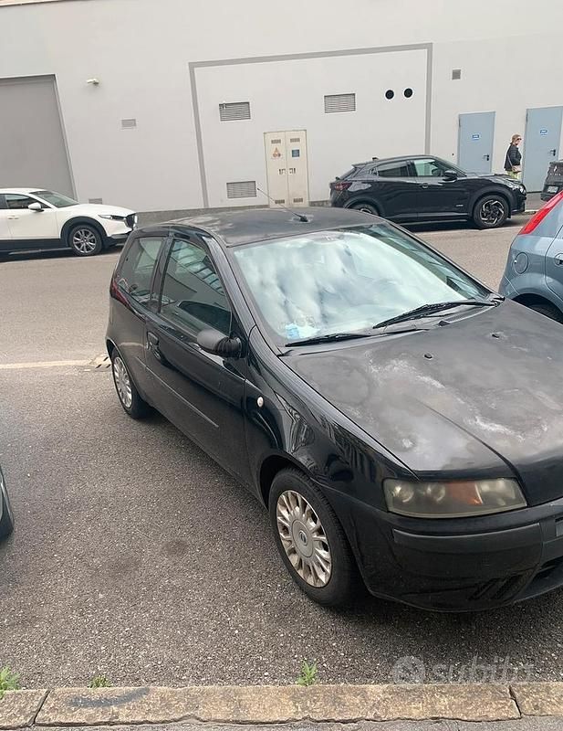 Usata Fiat Punto 2001 Nero Utilitaria