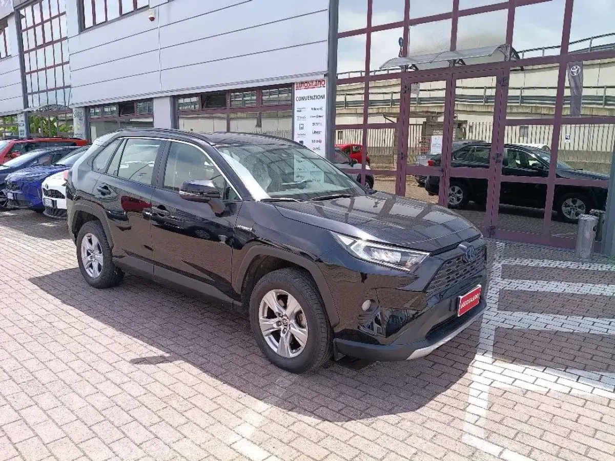 Usata Toyota RAV4 Hybrid Active 178 CV (130 kW) 2021 Blu SUV