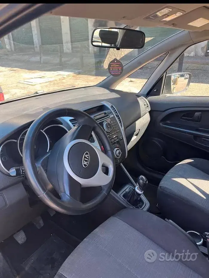 Usata Kia Venga 77 CV (56 kW) 2011 Utilitaria