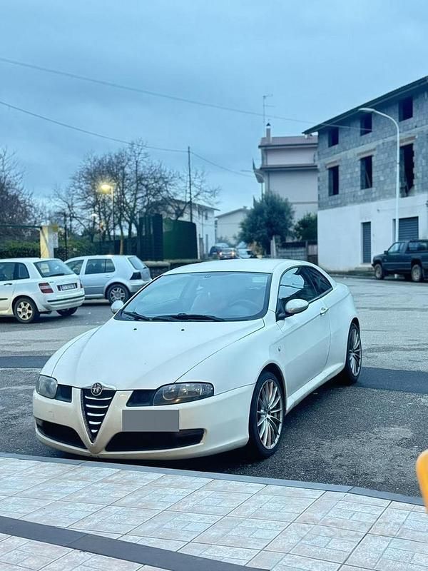 Usata Alfa Romeo GT 150 CV (110 kW) 2009 Bianco Coupé