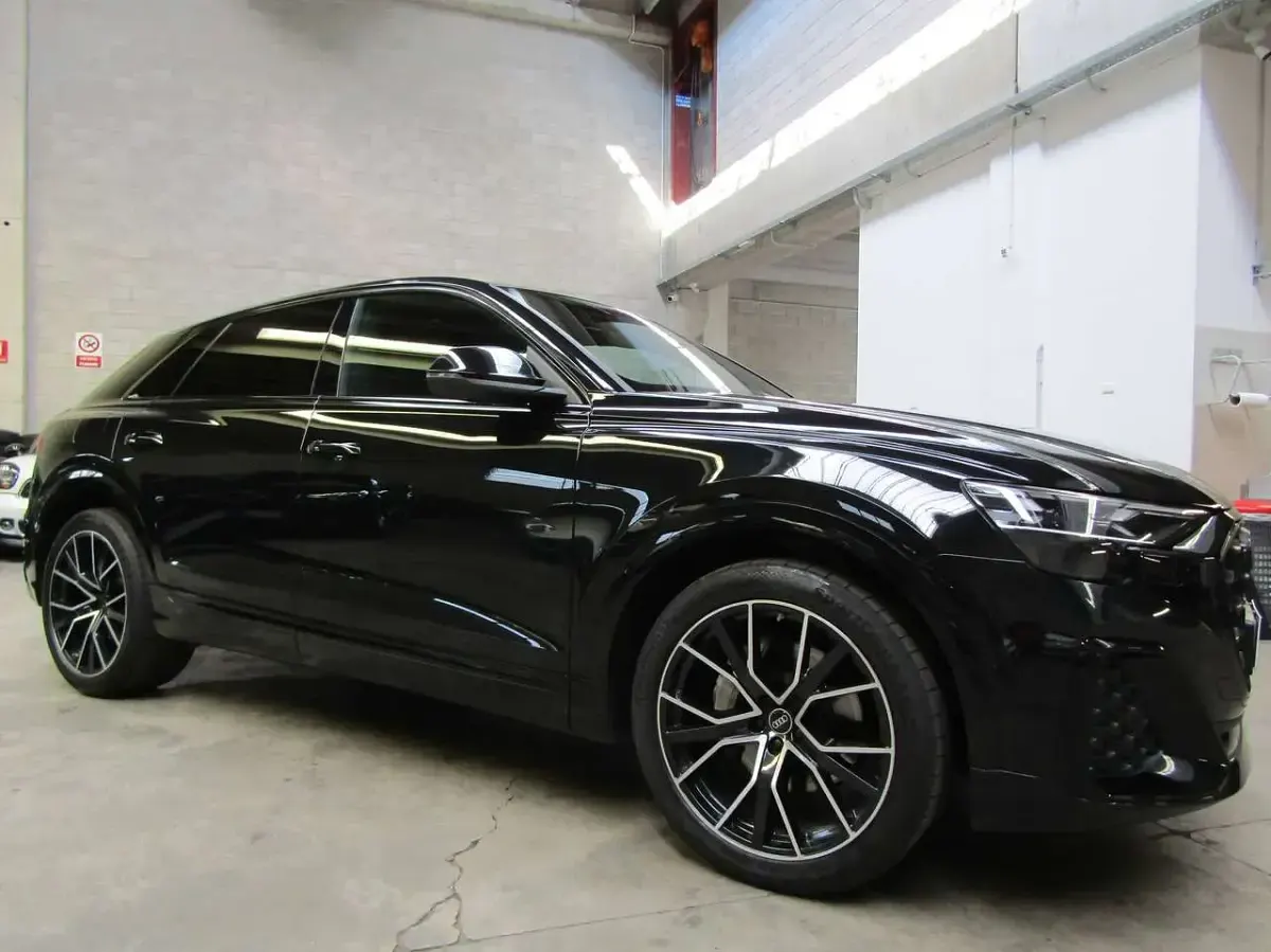 Usata Audi Q8 S-Line 286 CV (210 kW) 2024 Nero metallizzato SUV