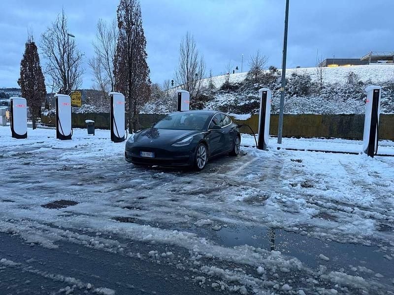 Usata Tesla Model 3 Long Range AWD 366 kW (498 CV) 2020 Nero Berlina