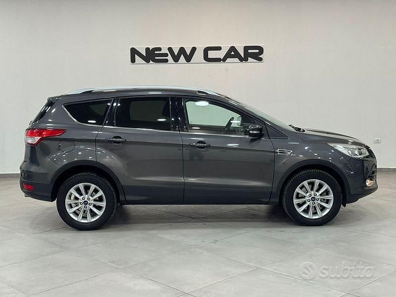 Usata Ford Kuga Titanium 120 CV (88 kW) 2016 Grigio SUV