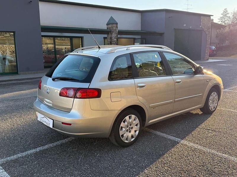 Usata Fiat Croma Active 140 CV (102 kW) 2006 Argento Berlina