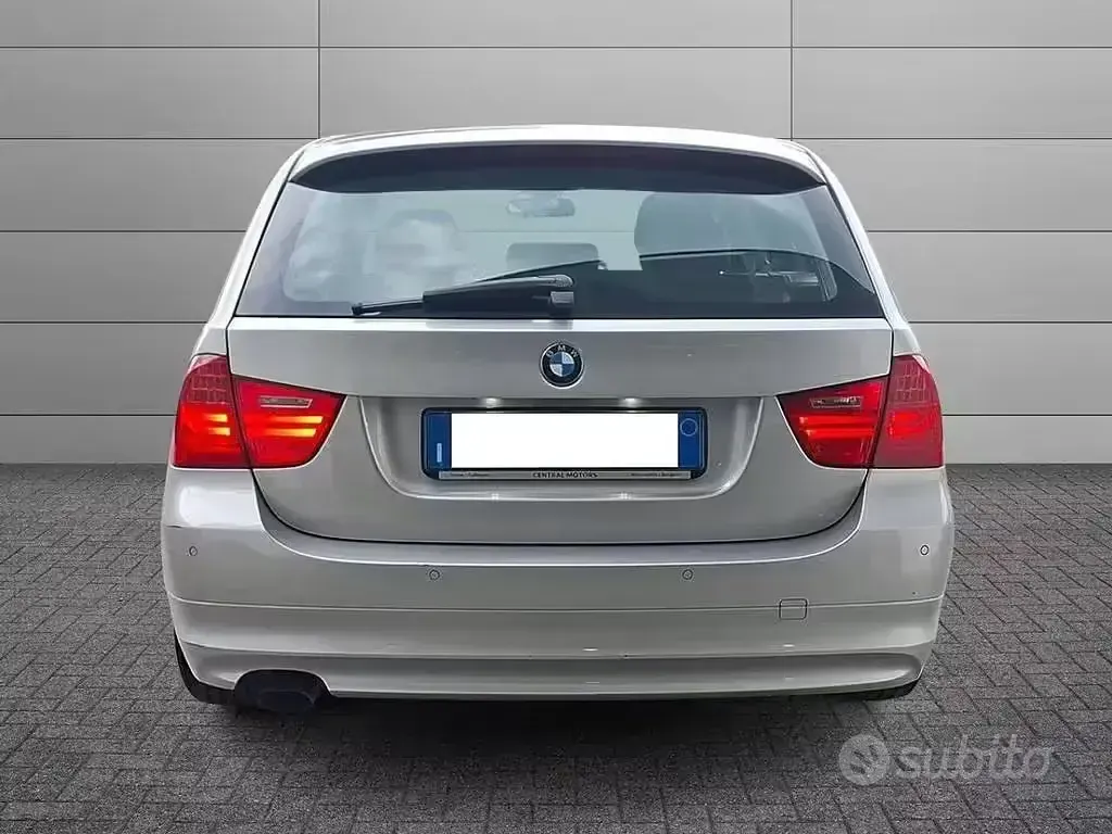 Usata BMW 318 Efficient Dynamics 143 CV (105 kW) 2011 Grigio Station wagon
