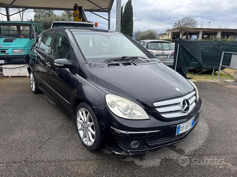 Usata Mercedes B180 108 CV (79 kW) 2006 Nero Monovolume