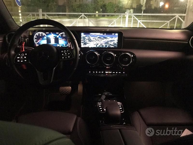 Usata Mercedes A180 Sport 116 CV (85 kW) 2019 Grigio Berlina