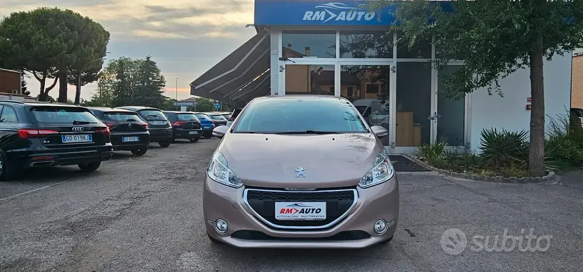 Usata Peugeot 208 Allure 68 CV (50 kW) 2013 Viola Utilitaria