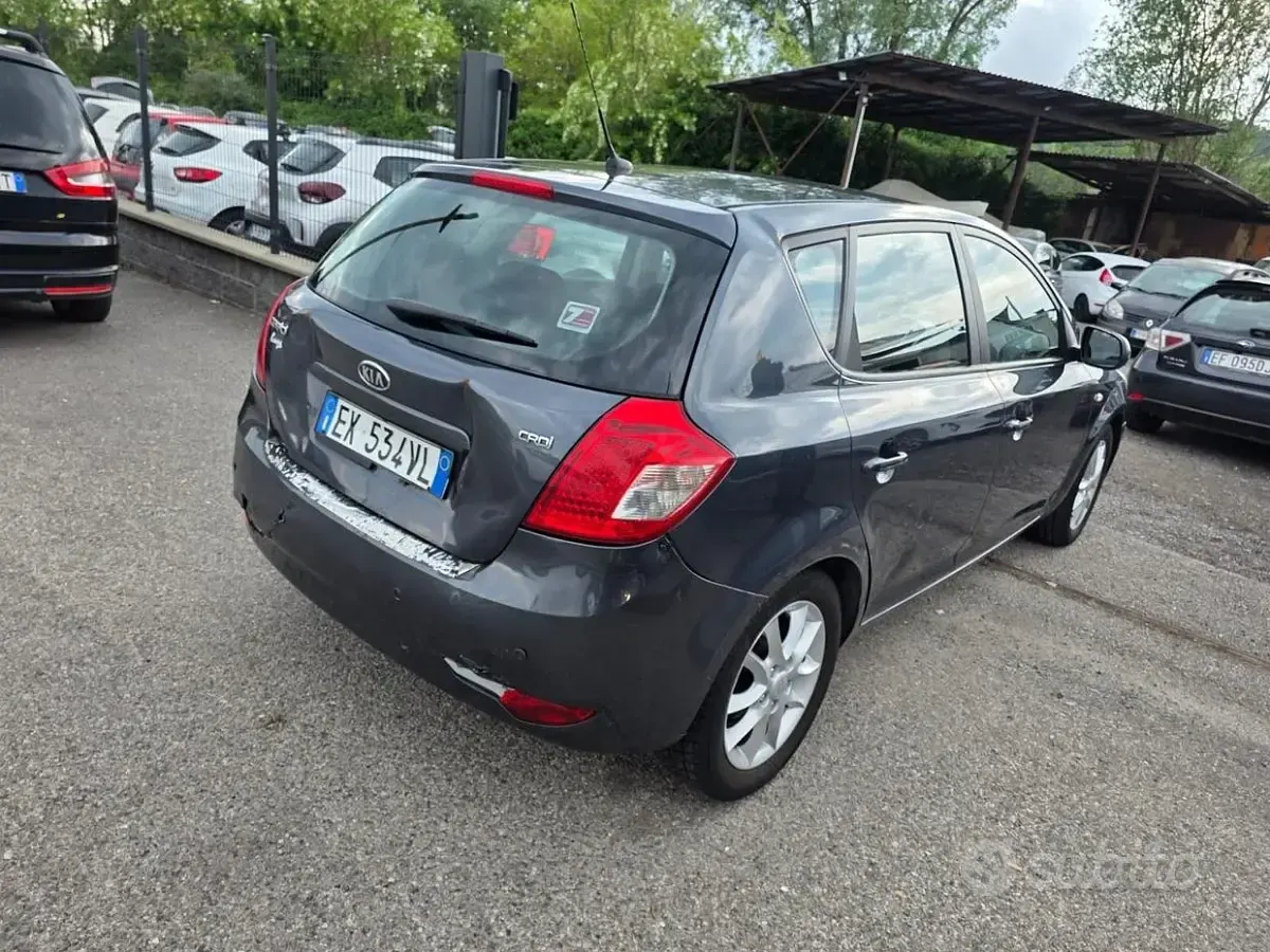 Usata Kia Ceed GT LX 90 CV (66 kW) 2012 Nero Berlina