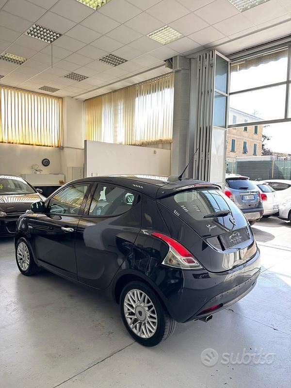 Usata Lancia Ypsilon Platinum 69 CV (50 kW) 2014 Nero Utilitaria