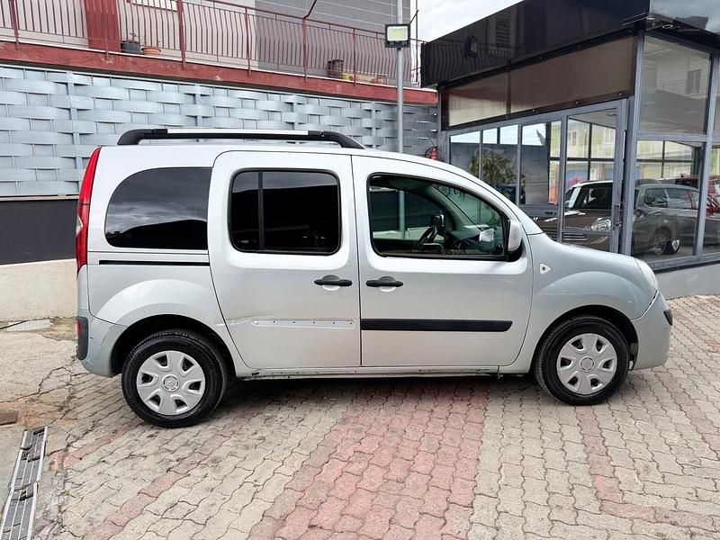 Usata Renault Kangoo Dynamique 106 CV (77 kW) 2008 Argento Monovolume