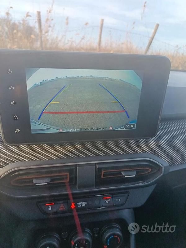 Usata 2023 Dacia Sandero Due volumi | 14.000 € - Immagine 1/4