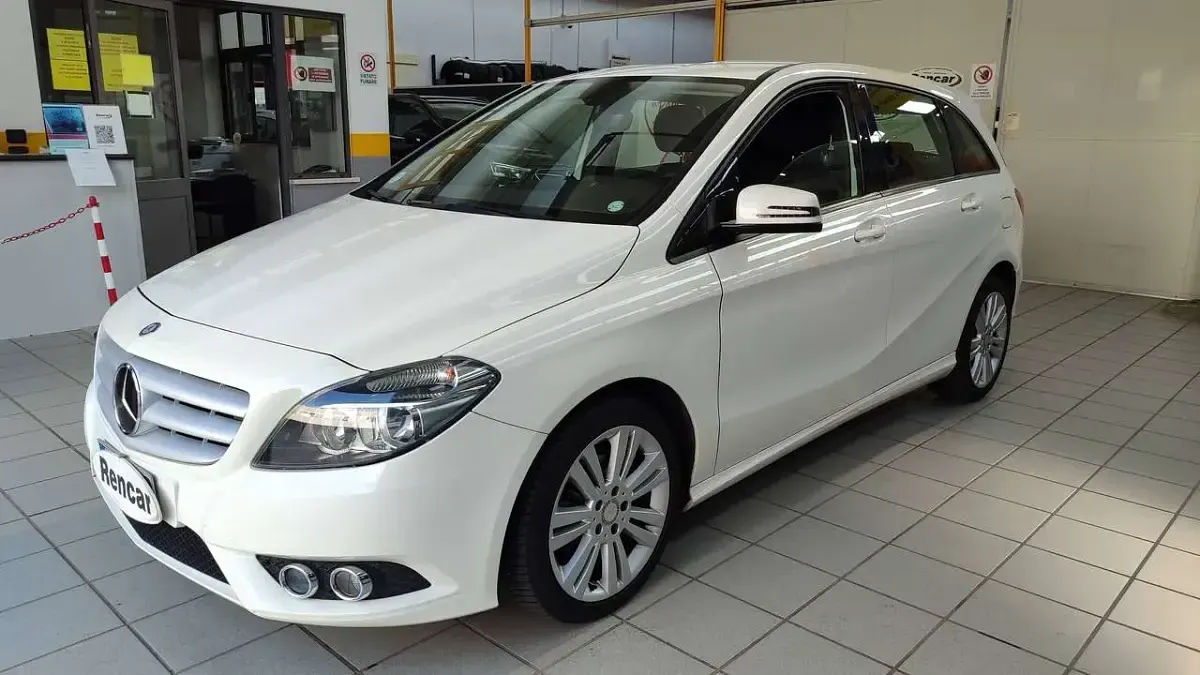 Usata Mercedes B180 Executive 109 CV (80 kW) 2014 Bianco Utilitaria