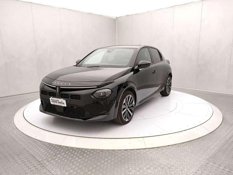 Usata Lancia Ypsilon 101 CV (74 kW) 2025 Nero Utilitaria