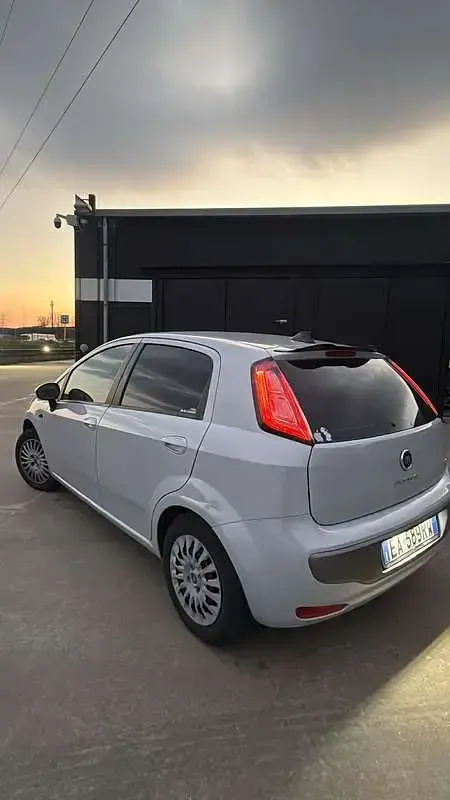 Usata Fiat Punto Evo 65 CV (47 kW) 2010 Bianco Utilitaria