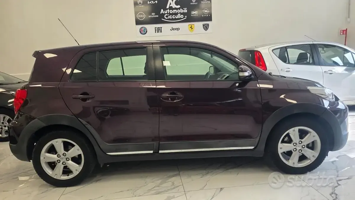 Usata Toyota Urban Cruiser Luxury 100 CV (73 kW) 2009 Viola Utilitaria